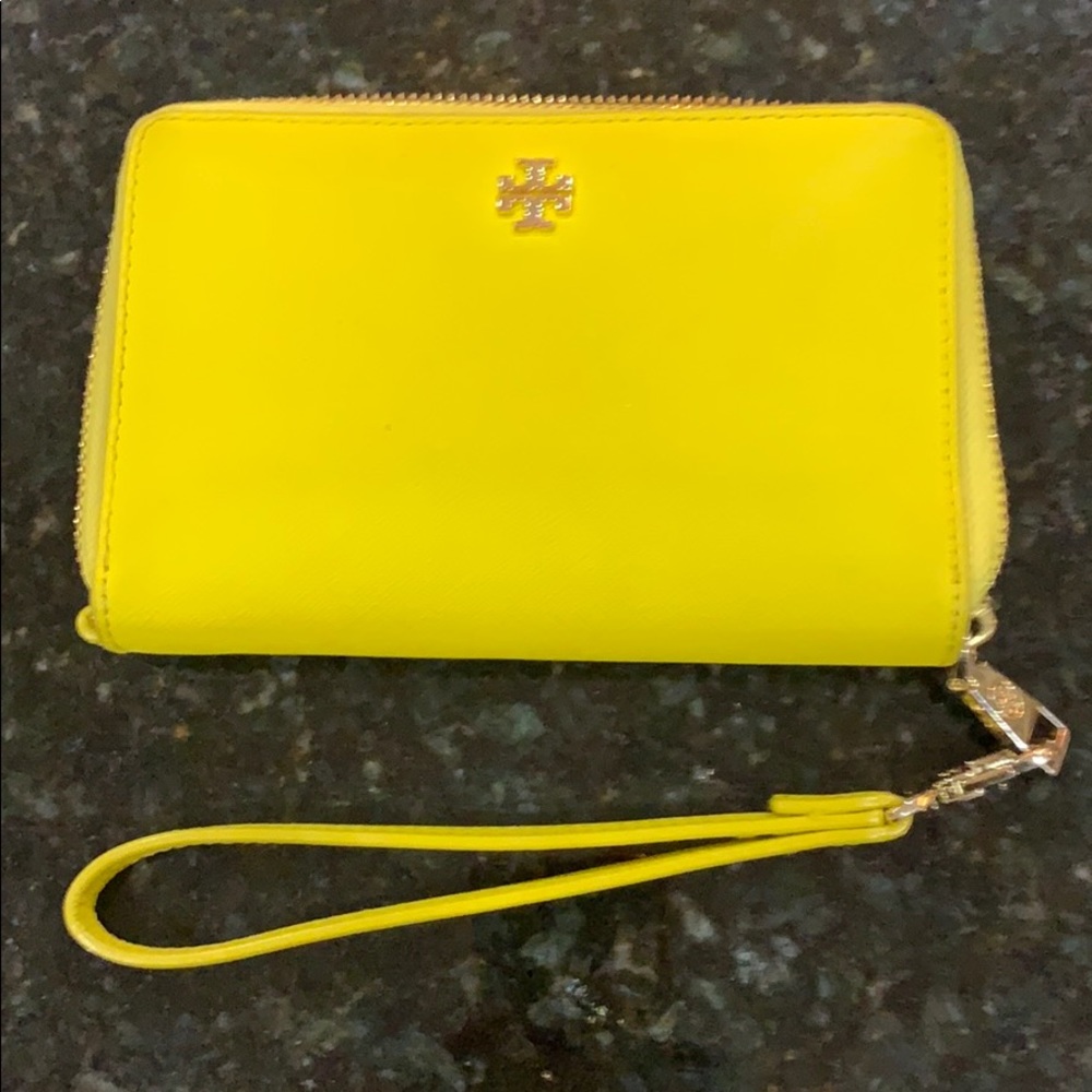 COPY - Tory Burch Wristlet Wallet